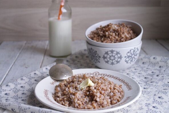 Buckwheat porridge with butter